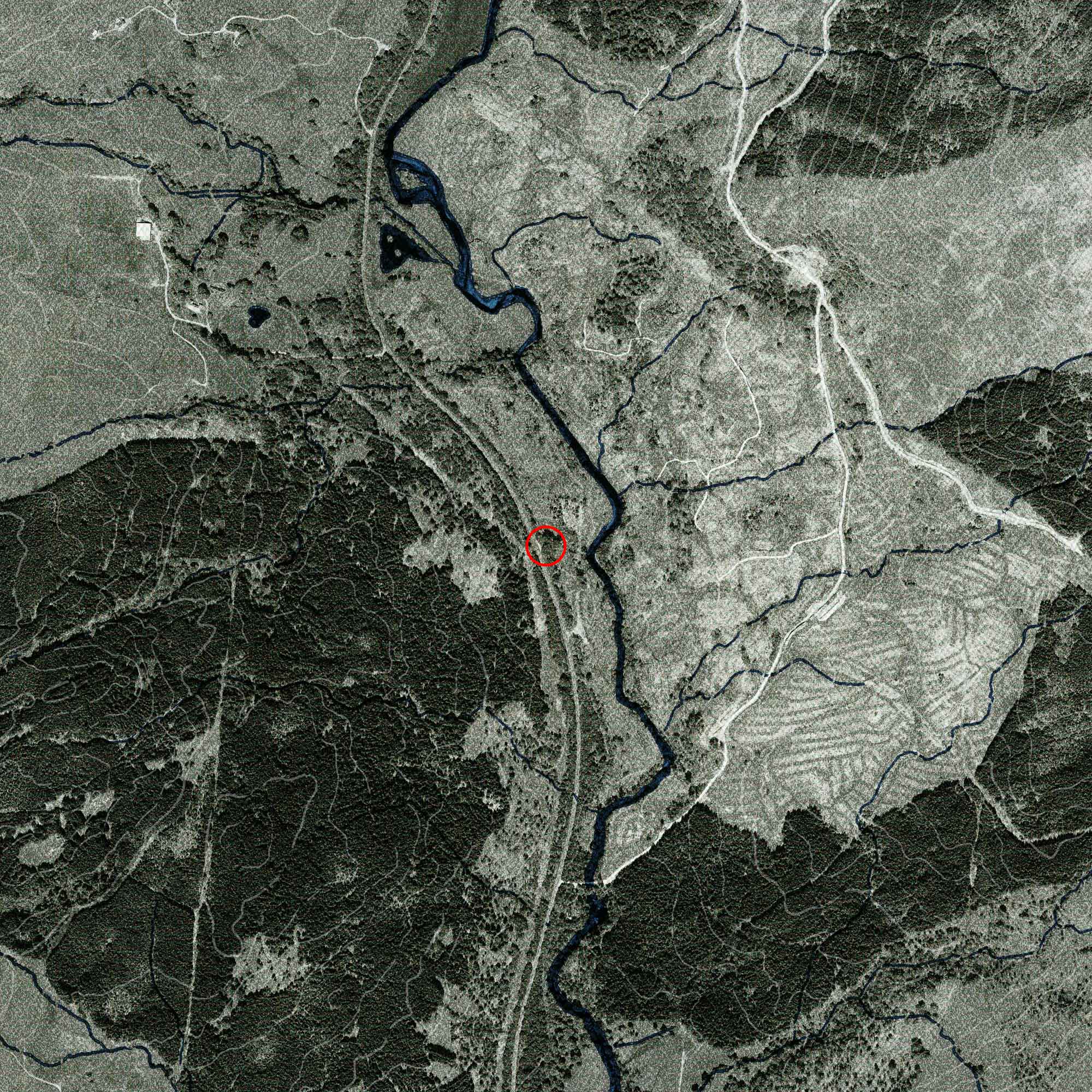 Aerial map showing the location of Glen Aray TRS, a former telephone repeater station near Inveraray, Argyll, Scotland, positioned within the Glen Aray valley alongside the River Aray and surrounding woodland.
